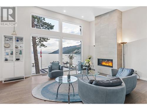 419 Shorts Road, Fintry, BC - Indoor Photo Showing Living Room With Fireplace