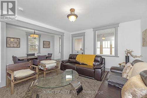 508420 Highway 89 Road, Mono, ON - Indoor Photo Showing Living Room