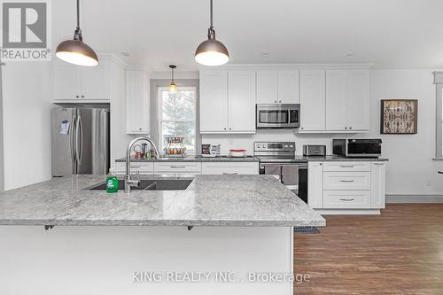 508420 Highway 89 Road, Mono, ON - Indoor Photo Showing Kitchen With Stainless Steel Kitchen With Upgraded Kitchen