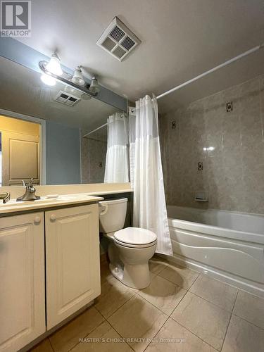 922 - 15 Northtown Way S, Toronto, ON - Indoor Photo Showing Bathroom