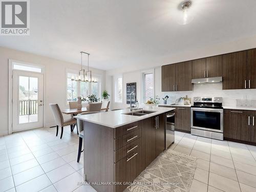 55 Ladder Crescent, East Gwillimbury, ON - Indoor Photo Showing Kitchen With Stainless Steel Kitchen With Double Sink