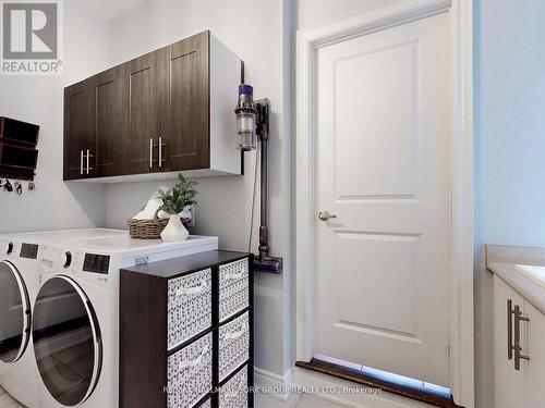 55 Ladder Crescent, East Gwillimbury, ON - Indoor Photo Showing Laundry Room