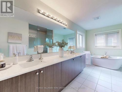 55 Ladder Crescent, East Gwillimbury, ON - Indoor Photo Showing Bathroom