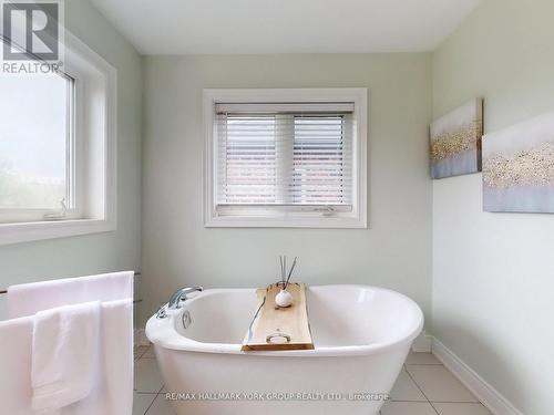 55 Ladder Crescent, East Gwillimbury, ON - Indoor Photo Showing Bathroom