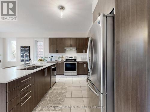 55 Ladder Crescent, East Gwillimbury, ON - Indoor Photo Showing Kitchen With Stainless Steel Kitchen With Double Sink