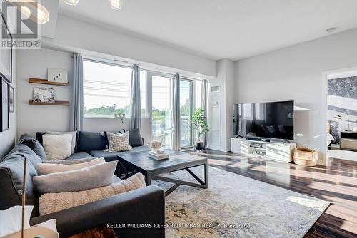 312 - 5101 Dundas Street W, Toronto (Islington-City Centre West), ON - Indoor Photo Showing Living Room