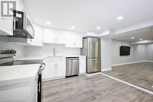 197 Green Road, Hamilton (Stoney Creek), ON - Indoor Photo Showing Kitchen With Stainless Steel Kitchen