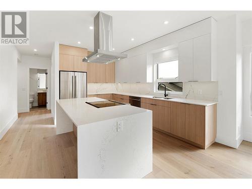 640 Wardlaw Street Unit# 304, Kelowna, BC - Indoor Photo Showing Kitchen With Double Sink With Upgraded Kitchen