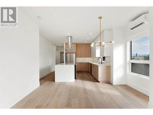 640 Wardlaw Street Unit# 304, Kelowna, BC - Indoor Photo Showing Kitchen