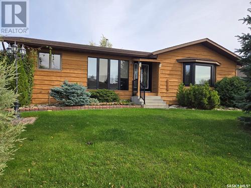 211 Maple Street, Outlook, SK - Outdoor