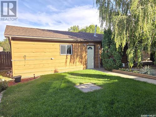 211 Maple Street, Outlook, SK - Outdoor