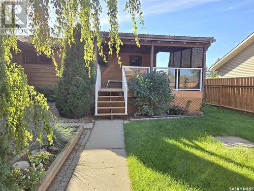 211 Maple Street, Outlook, SK - Outdoor