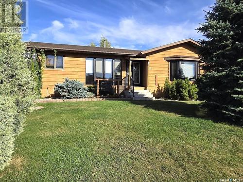 211 Maple Street, Outlook, SK - Outdoor