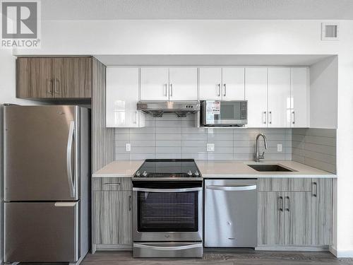 3610 900 Carnarvon Street, New Westminster, BC - Indoor Photo Showing Kitchen