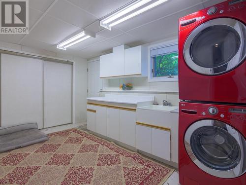 3272 Sundance Drive, West Kelowna, BC - Indoor Photo Showing Laundry Room