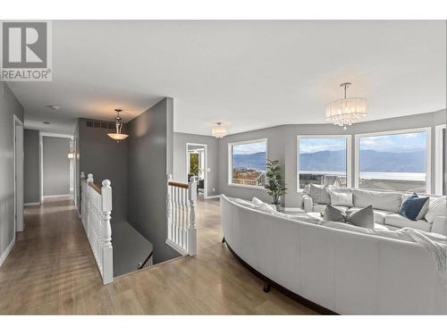 3272 Sundance Drive, West Kelowna, BC - Indoor Photo Showing Living Room