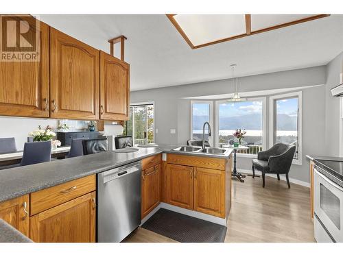 3272 Sundance Drive, West Kelowna, BC - Indoor Photo Showing Kitchen With Double Sink