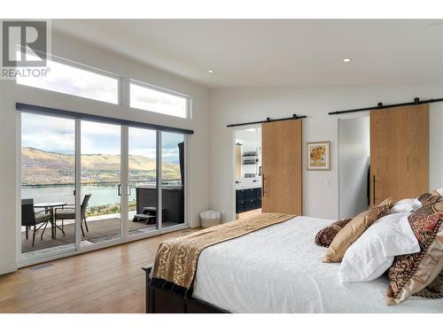 132 Sunset Boulevard, Vernon, BC - Indoor Photo Showing Bedroom