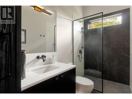 132 Sunset Boulevard, Vernon, BC - Indoor Photo Showing Bathroom