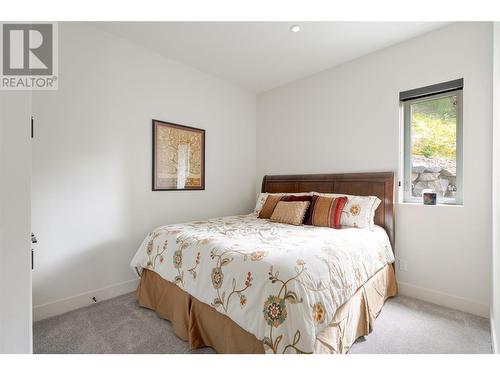 132 Sunset Boulevard, Vernon, BC - Indoor Photo Showing Bedroom