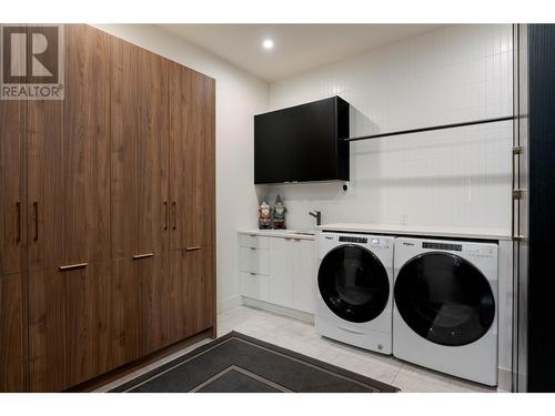 132 Sunset Boulevard, Vernon, BC - Indoor Photo Showing Laundry Room