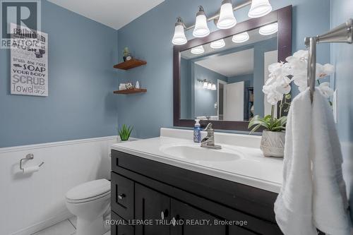 32 Winding Woods Crescent, London, ON - Indoor Photo Showing Bathroom