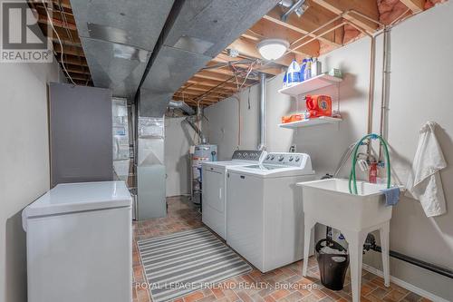 32 Winding Woods Crescent, London, ON - Indoor Photo Showing Laundry Room