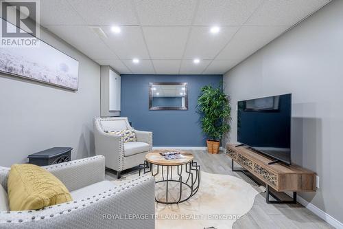 32 Winding Woods Crescent, London, ON - Indoor Photo Showing Basement