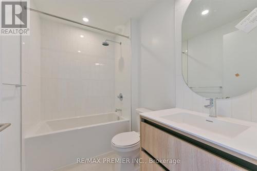 D-430 - 8 Beverley Glen Boulevard, Vaughan, ON - Indoor Photo Showing Bathroom