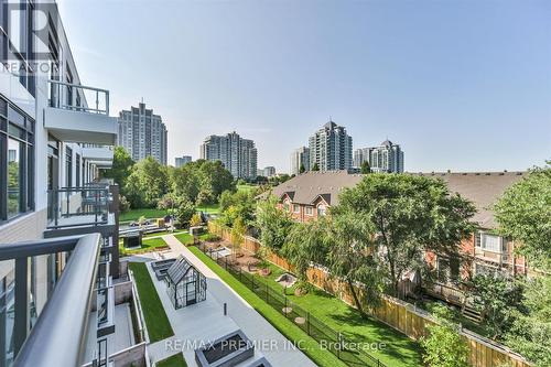 D-430 - 8 Beverley Glen Boulevard, Vaughan, ON - Outdoor With Balcony With View