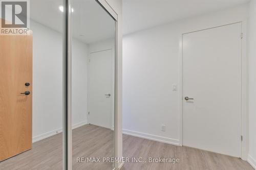 D-430 - 8 Beverley Glen Boulevard, Vaughan, ON - Indoor Photo Showing Other Room