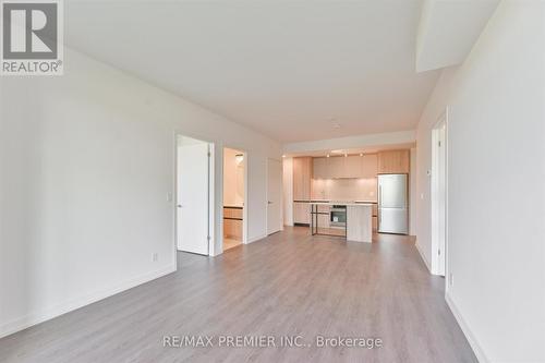 D-430 - 8 Beverley Glen Boulevard, Vaughan, ON - Indoor Photo Showing Other Room