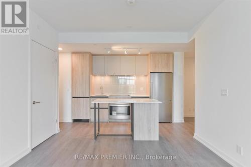 D-430 - 8 Beverley Glen Boulevard, Vaughan, ON - Indoor Photo Showing Kitchen