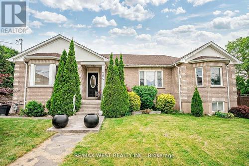 204 Simcoe Road, Bradford West Gwillimbury, ON - Outdoor With Facade