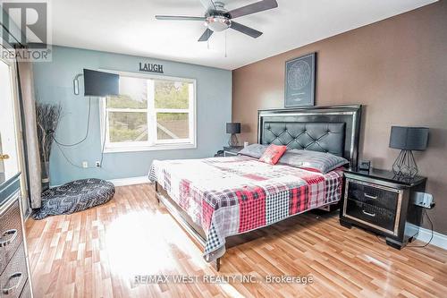 204 Simcoe Road, Bradford West Gwillimbury (Bradford), ON - Indoor Photo Showing Bedroom