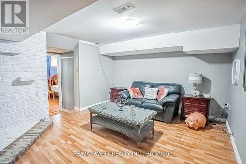 204 Simcoe Road, Bradford West Gwillimbury, ON - Indoor