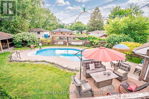 204 Simcoe Road, Bradford West Gwillimbury, ON - Outdoor With In Ground Pool With Deck Patio Veranda