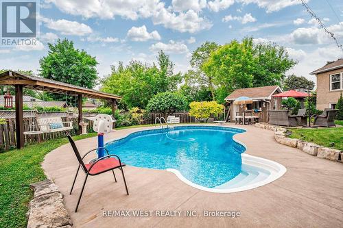 204 Simcoe Road, Bradford West Gwillimbury, ON - Outdoor With In Ground Pool With Deck Patio Veranda