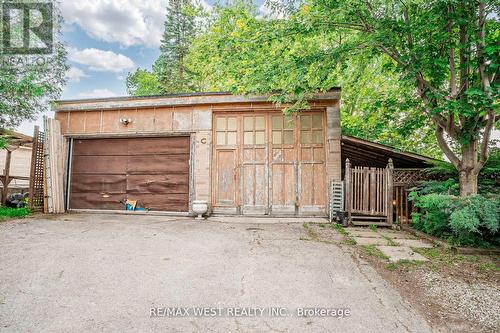 204 Simcoe Road, Bradford West Gwillimbury, ON - Outdoor