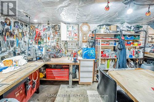 204 Simcoe Road, Bradford West Gwillimbury, ON - Indoor Photo Showing Garage