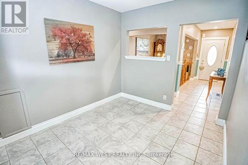 204 Simcoe Road, Bradford West Gwillimbury (Bradford), ON - Indoor Photo Showing Other Room