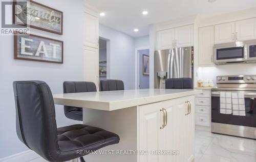 86 Blossom Crescent, Toronto, ON - Indoor Photo Showing Kitchen