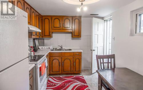 86 Blossom Crescent, Toronto, ON - Indoor Photo Showing Kitchen With Double Sink