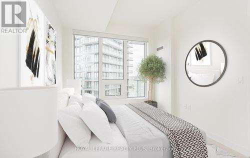 806 - 4675 Metcalfe Avenue, Mississauga (Central Erin Mills), ON - Indoor Photo Showing Bedroom