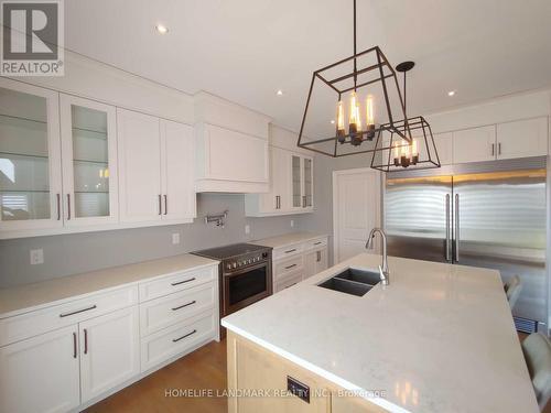 34 Forest Ridge Court, Welland, ON - Indoor Photo Showing Kitchen With Double Sink With Upgraded Kitchen