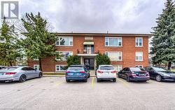 15 FLORAL Crescent  Kitchener, ON N2G 3B3