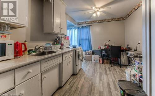 15 Floral Crescent, Kitchener, ON - Indoor Photo Showing Kitchen