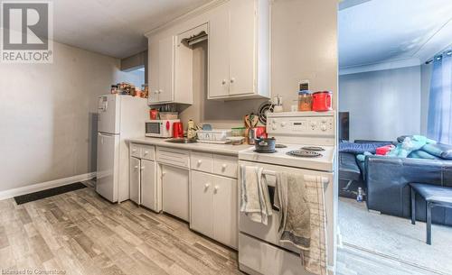 15 Floral Crescent, Kitchener, ON - Indoor Photo Showing Kitchen