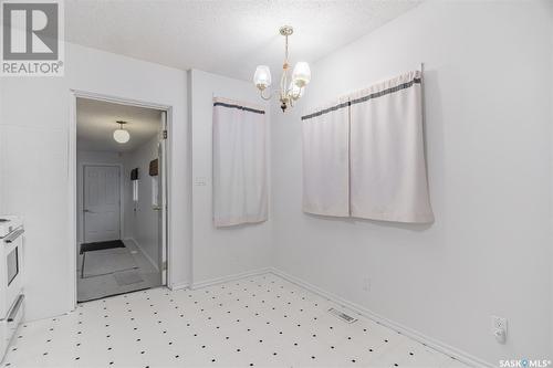 1513 7Th Avenue N, Saskatoon, SK - Indoor