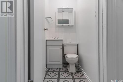 1513 7Th Avenue N, Saskatoon, SK - Indoor Photo Showing Bathroom